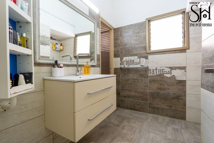 דירה, אשר לוין 3, רמב"ם, ראשון לציון