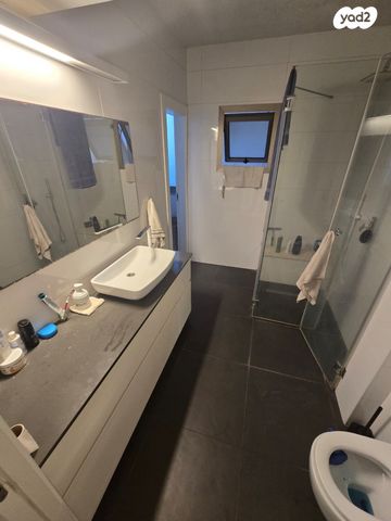 דירה, החרצית 18, קרית אילון, חולון