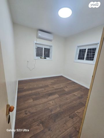 דירה, הגאון מוילנה, רמב"ם, ראשון לציון