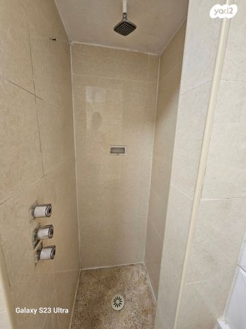 דירה, הגאון מוילנה, רמב"ם, ראשון לציון