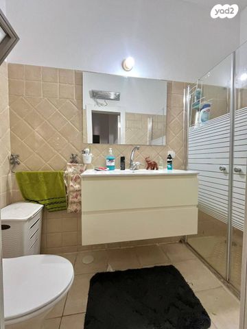 דירה, ברדיצ'בסקי 33, קרית ים  א', קרית ים