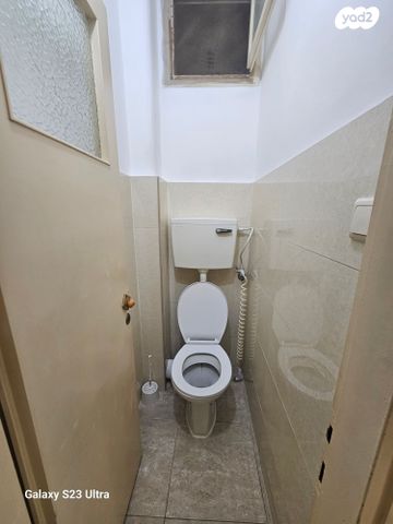 דירה, הגאון מוילנה, רמב"ם, ראשון לציון