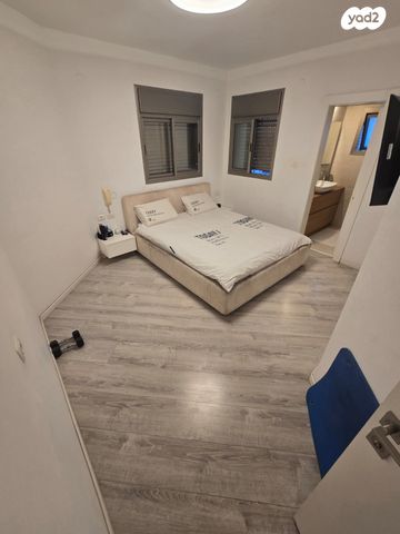 דירה, החרצית 18, קרית אילון, חולון