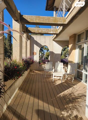 גג/ פנטהאוז, עמינדב, גבעת חנניה, אבו תור, ירושלים