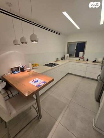 דירה, החרצית 18, קרית אילון, חולון