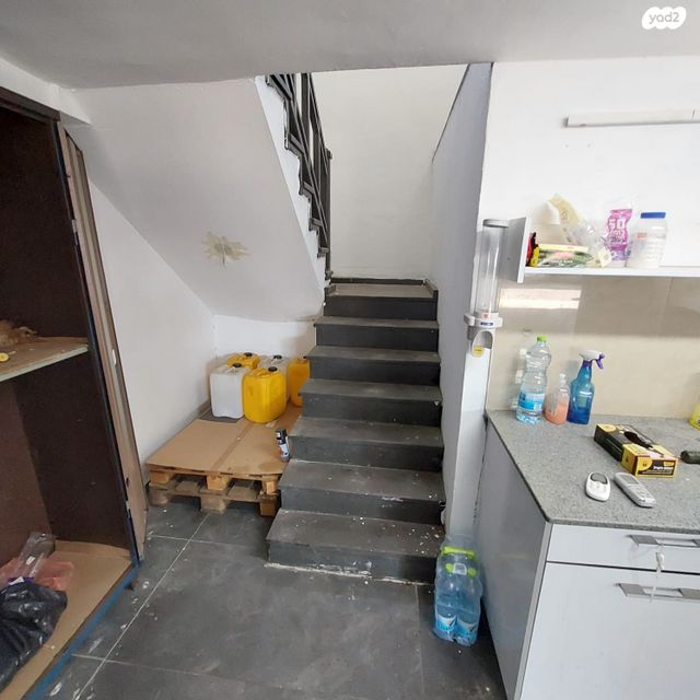 מחסן, העבודה 1, קרית חלוצים, אשדוד