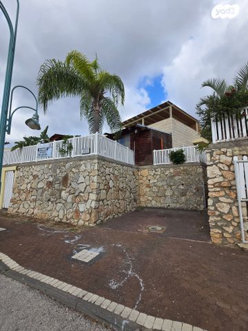 בית פרטי/ קוטג', דרך הארזים, גבעת ארזים, שלומי