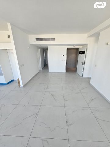 אמנון ליפקין שחק 