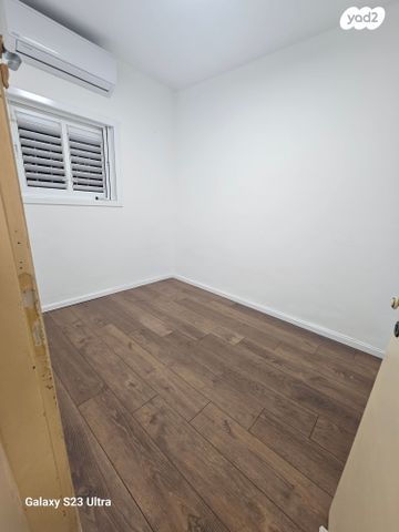 דירה, הגאון מוילנה, רמב"ם, ראשון לציון