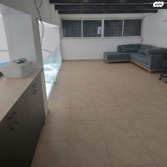 מחסן, העבודה 1, קרית חלוצים, אשדוד