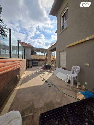 דופלקס, נוף הרים, הראשונים, שלומי