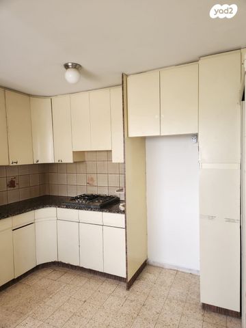 דירה, כפר סבא