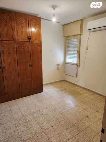 דירה, כפר סבא