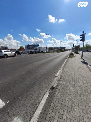 חנויות/ שטח מסחרי, קרית אתא