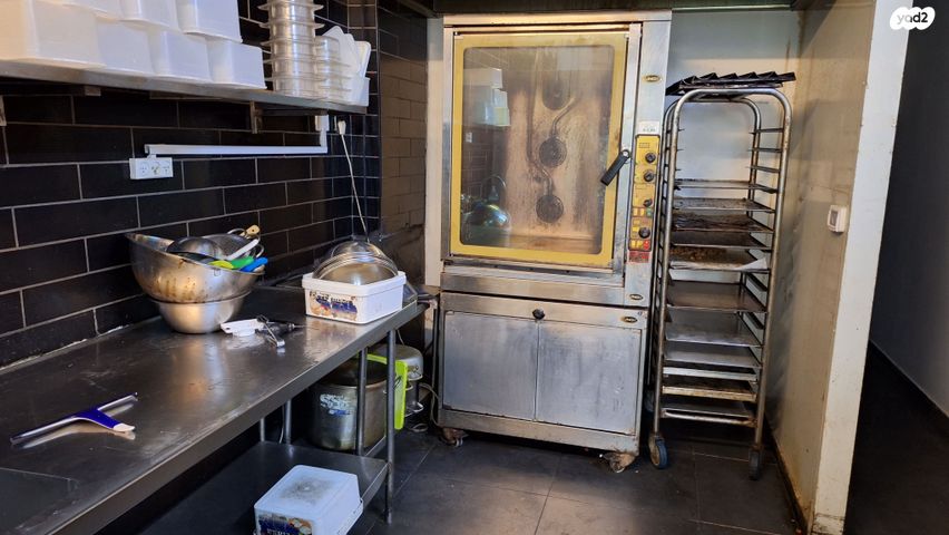 חנויות/ שטח מסחרי, הברזל 31, עתידים, אזור התעסוקה רמת החייל, תל אביב יפו