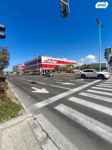 חנויות/ שטח מסחרי, קרית אתא