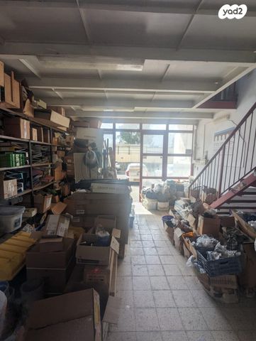 חנויות/ שטח מסחרי, קרית אתא