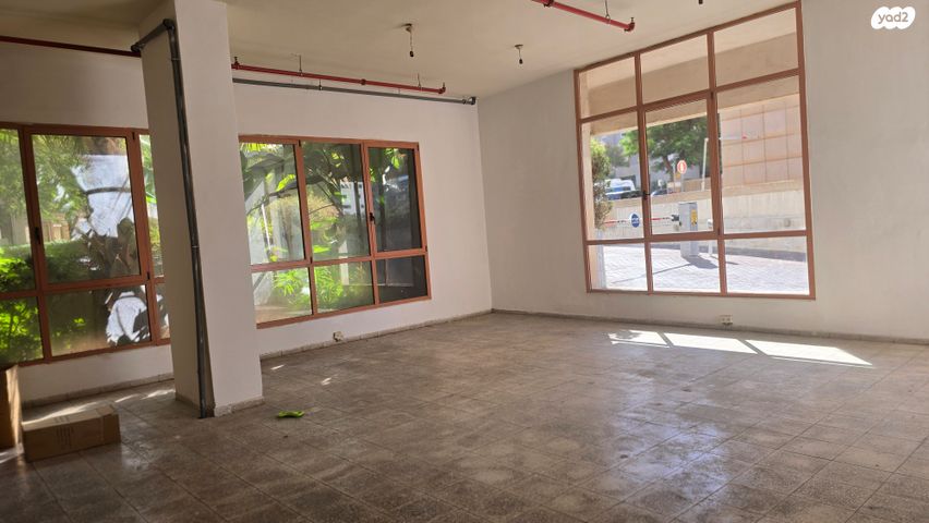 בית וקאנטרי, גיורא יוספטל