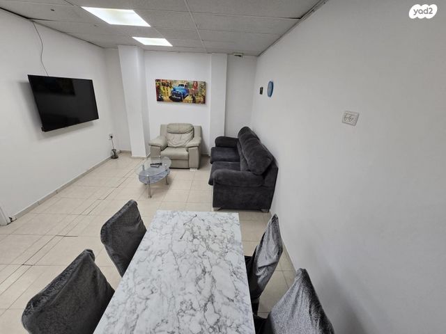 מחסנים, טבנקין, דרום מערב ותיק, בת ים