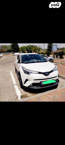 מודעת רכב טויוטה C-HR
