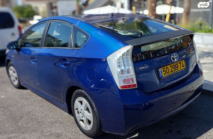 טויוטה פריוס