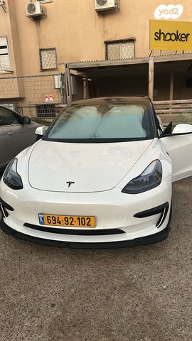 מודעת רכב טסלה מודל 3