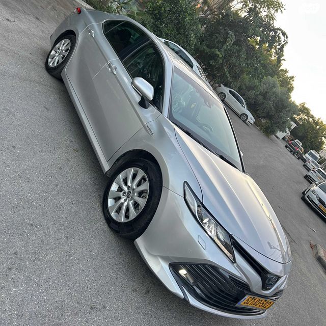 טויוטה קאמרי