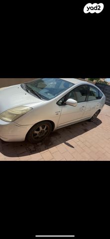 טויוטה פריוס