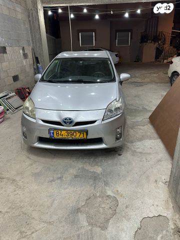 טויוטה פריוס