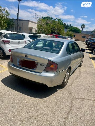 סובארו B4/לגאסי