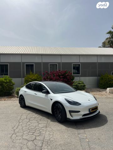 מודעת רכב טסלה מודל 3