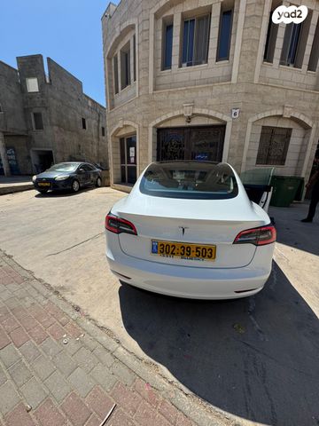 מודעת רכב טסלה מודל 3