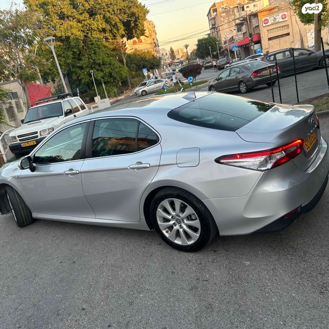 טויוטה קאמרי