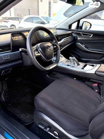 אי.וי איזי  Limo