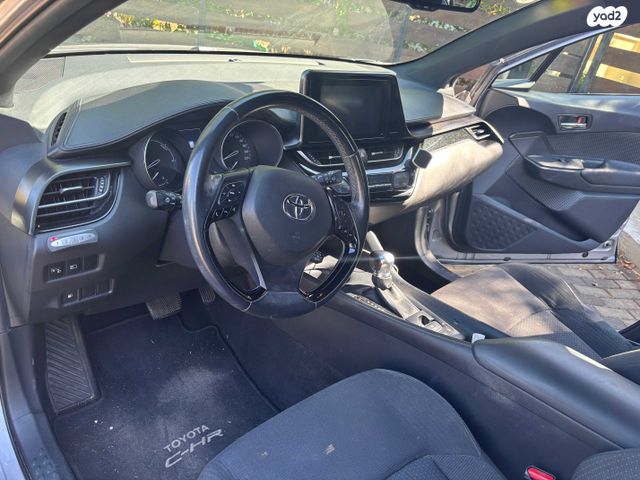 טויוטה C-HR