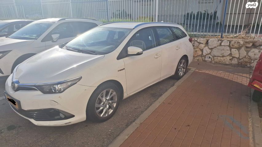 מודעת רכב טויוטה אוריס