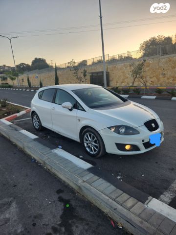 מודעת רכב סיאט לאון