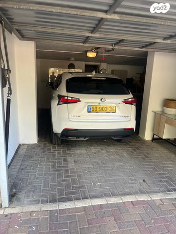 מודעת רכב לקסוס NX