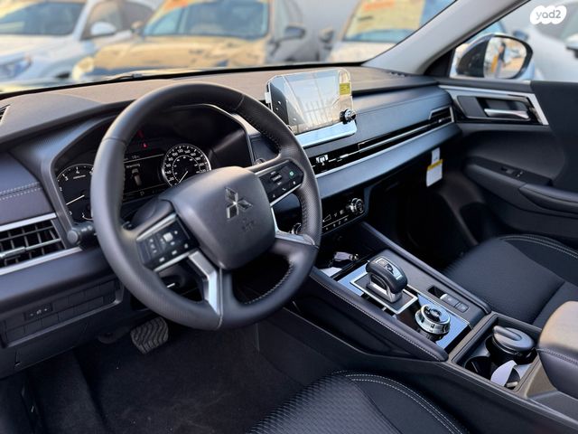 מיצובישי אאוטלנדר