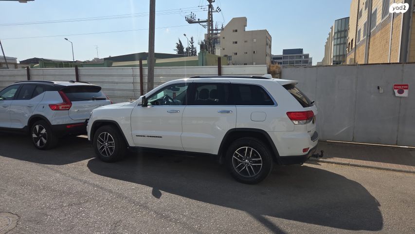 מודעת רכב ג'יפ גרנד צ'ירוקי