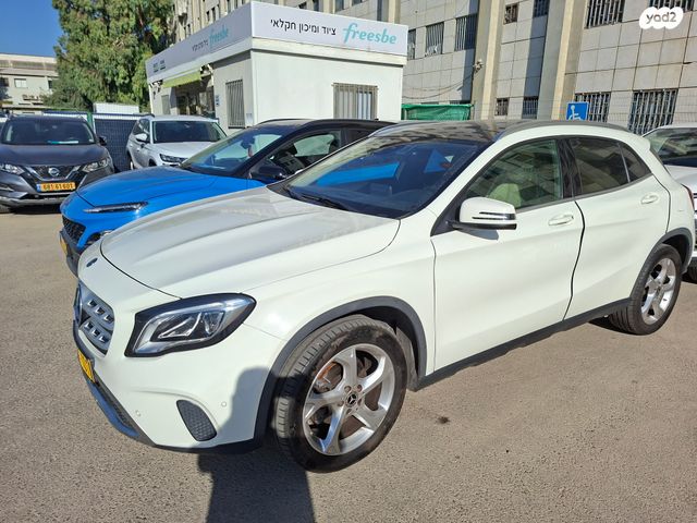 מודעת רכב מרצדס-בנץ GLA