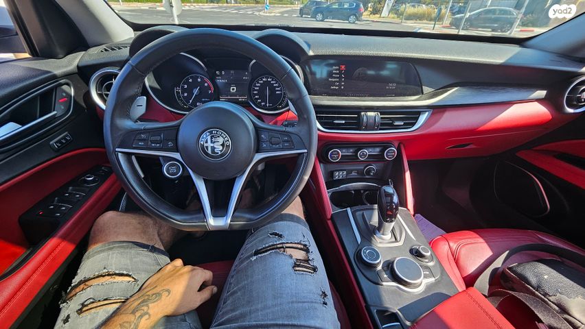 מודעת רכב אלפא רומיאו סטלביו