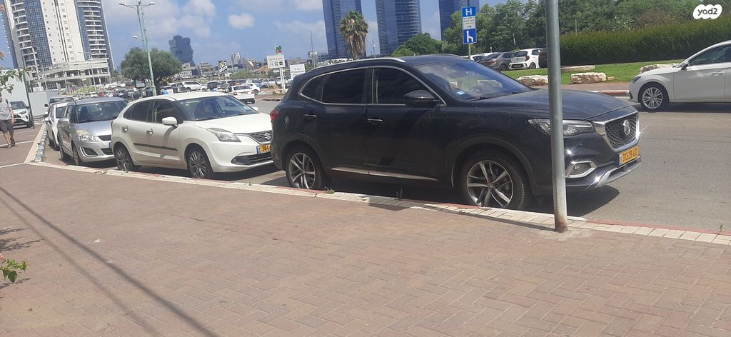 מודעת רכב אם ג'י EHS PHEV