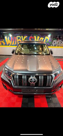 טויוטה לנד קרוזר