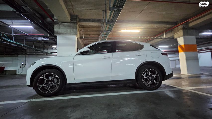 אלפא רומיאו סטלביו