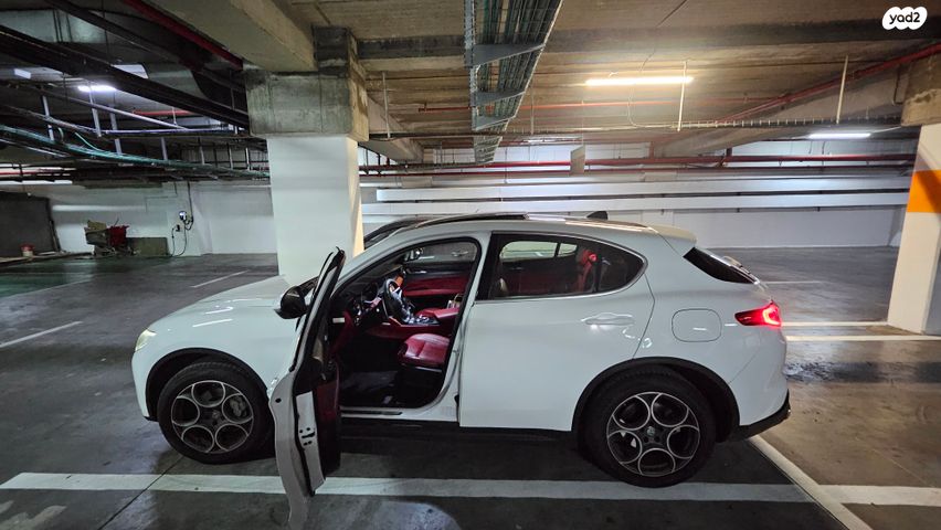 אלפא רומיאו סטלביו