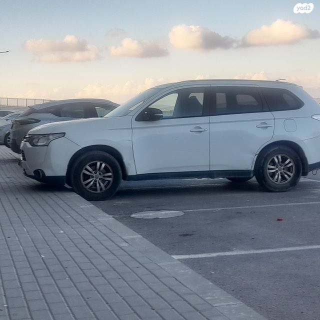 מיצובישי אאוטלנדר