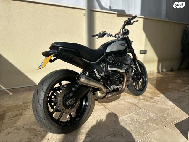 דוקאטי סקרמבלר אייקון דארק