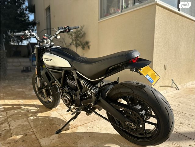 דוקאטי סקרמבלר אייקון דארק