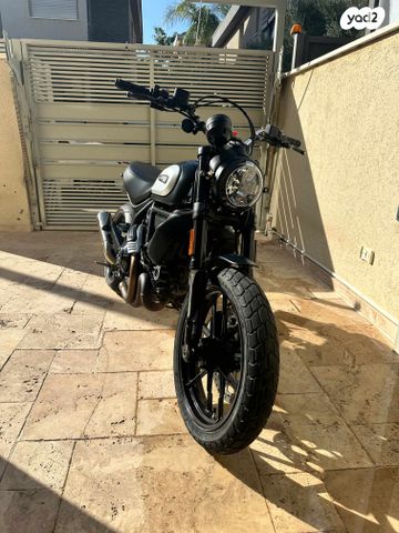 דוקאטי סקרמבלר אייקון דארק